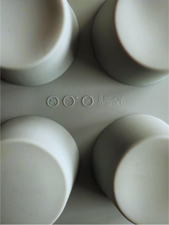 Molde De Silicon Muffin Cupcake Tamaño Standard Ø Superior: 7cm. Ø Inferior: 5.8 cm 6 Cavidades Silicón Grueso Uso Rudo