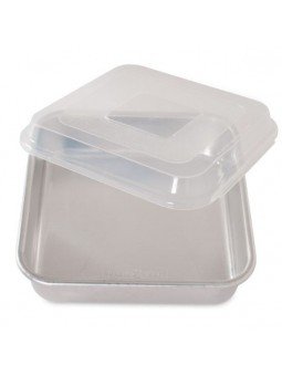 Molde Para Pastel Cuadrado Con Tapa Nordic Ware 22.5x22.5x6 cm Aluminio.